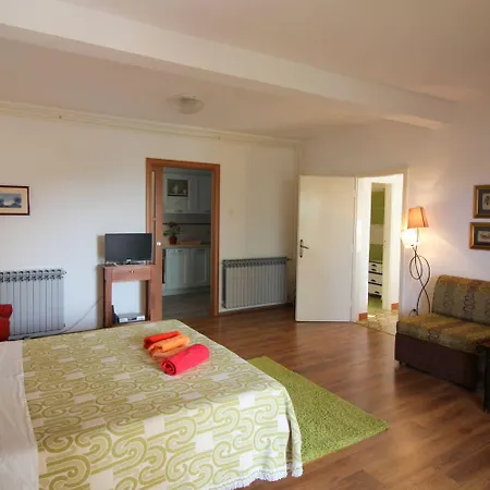 Helles Mit Privater Terrasse, Alles Zu Fuss Erreichbar * Porec